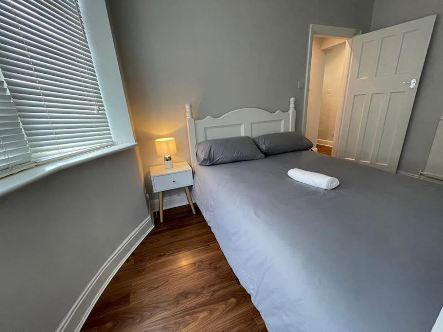 Entire Ground Floor Apartment In Watford واتفورد المظهر الخارجي الصورة