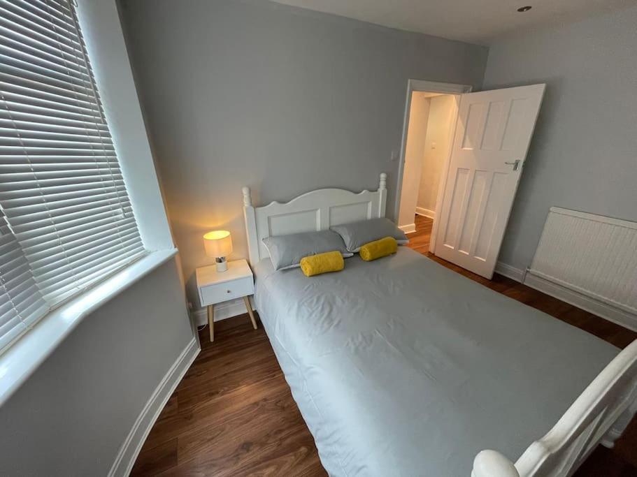 Entire Ground Floor Apartment In Watford واتفورد المظهر الخارجي الصورة